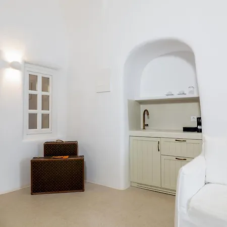 Отель Casasunsha Hybrid Retreat Santorini 5*