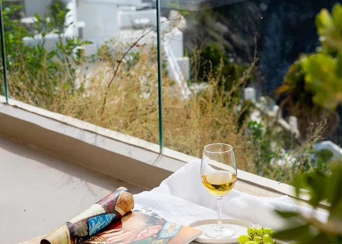 Casasunsha Hybrid Retreat Santorini Fira (Santorini)